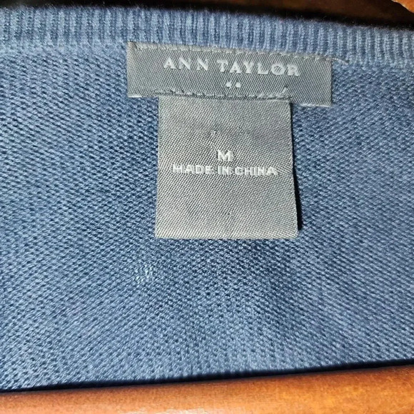 Ann Taylor Cardigan Sweater Womens Medium Navy Knit Rayon Long Sleeve Open Front - Picture 3 of 12